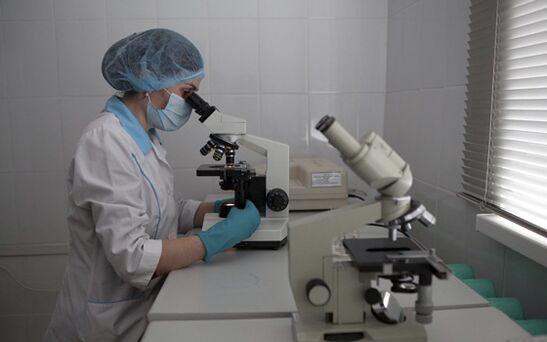 Microhelmintoscopia poate detecta paraziții în fecale
